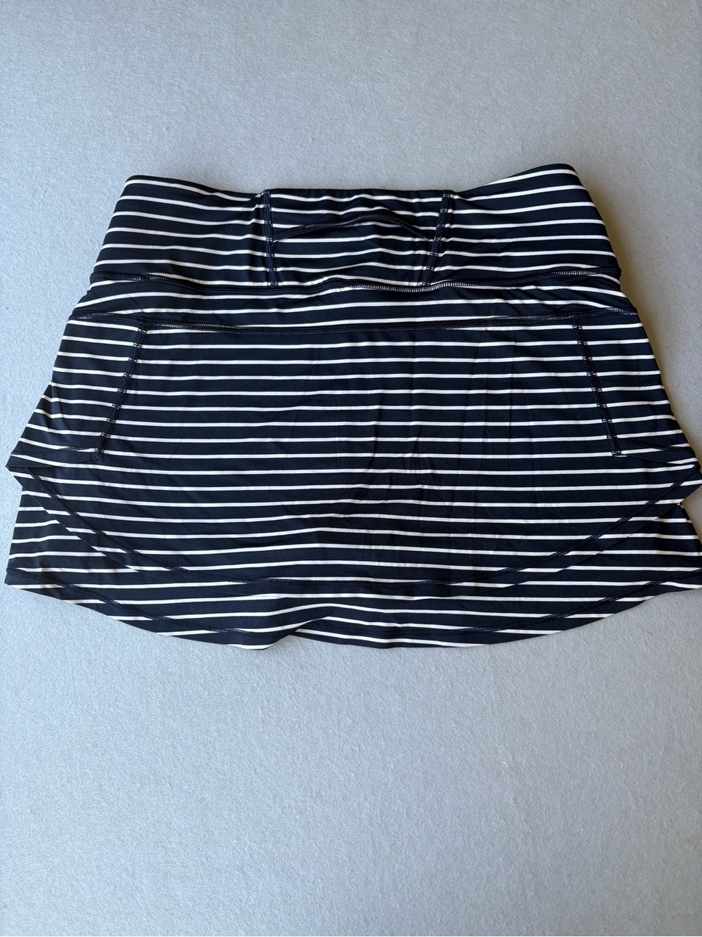 Athleta Stripe Stealth Skort Navy Blue and White Sz M Pickleball Tennis - Picture 5 of 7